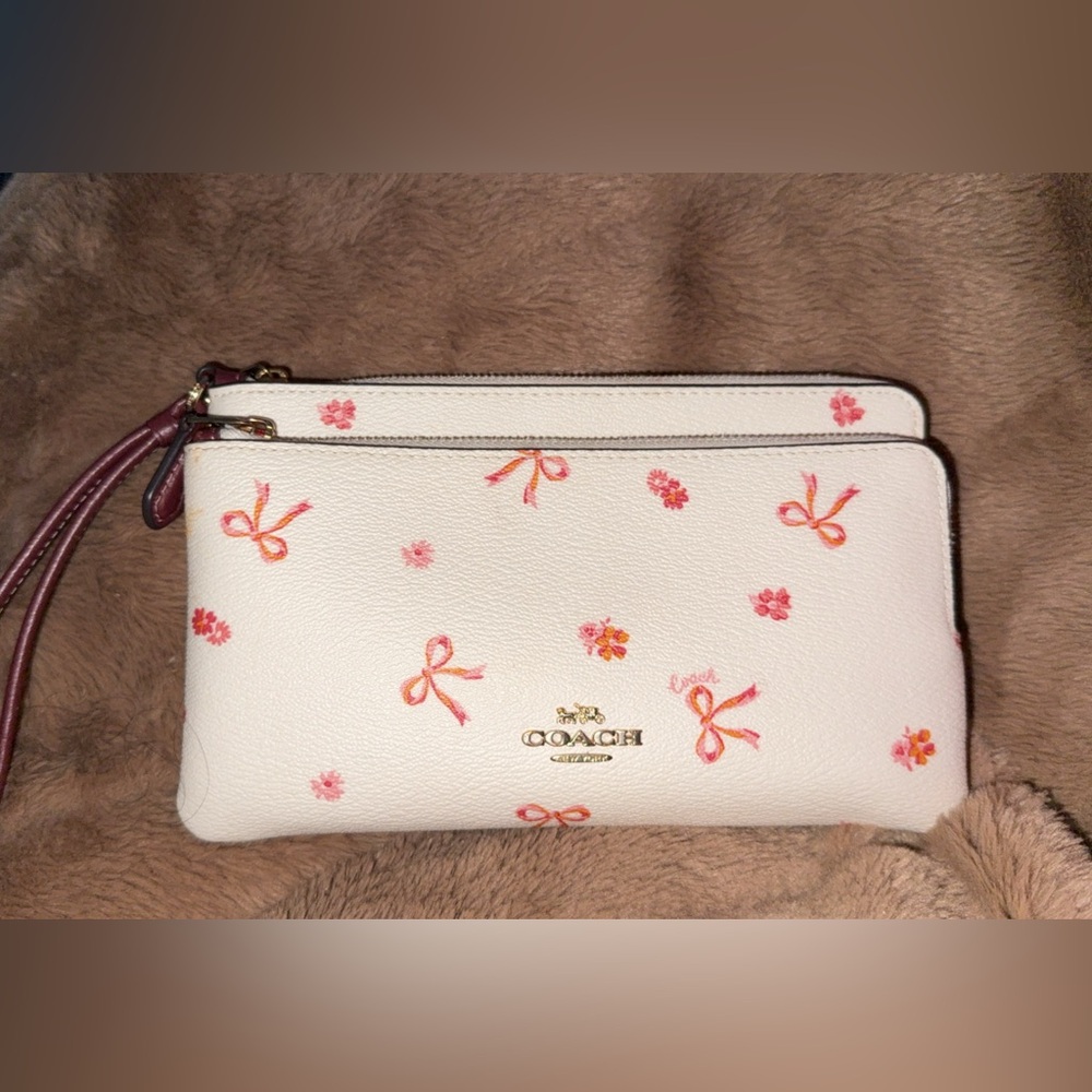 coach double zip bow wallet